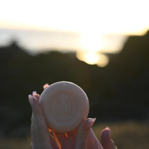Nettoyant Visage Solide Doux Rose – Peaux Mixtes à Sèches