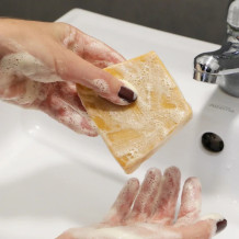 Savon Naturel au Beurre de Karité – Visage & Corps