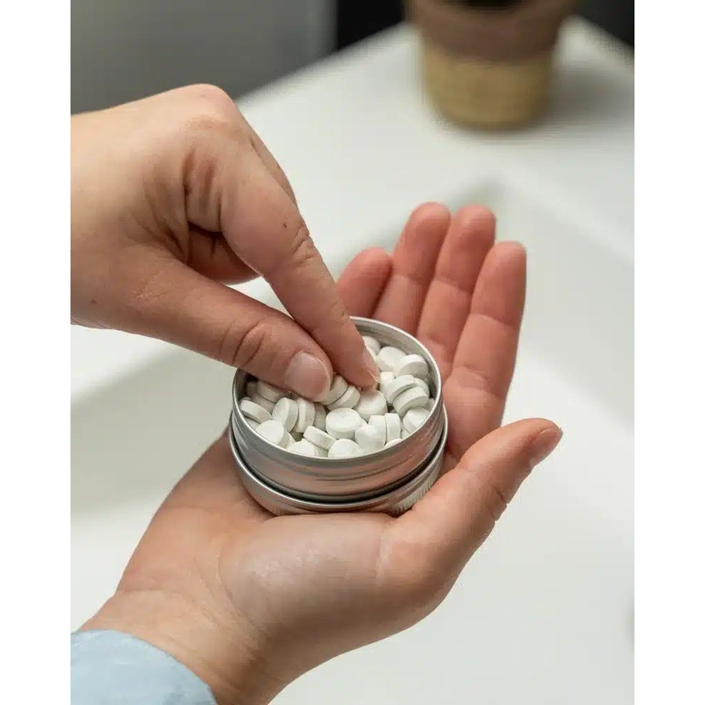 Dentifrice en pot de 60 pastilles à croquer menthe – Apimani