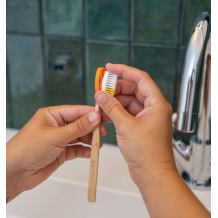 Manche rechargeable enfant en bois – Hygiène dentaire